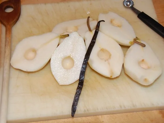 KARAMELL - BIRNE UND SCHOKOLADENMOUSSE AUF HIMBEERCOULIS - Rezept - Bild Nr. 5