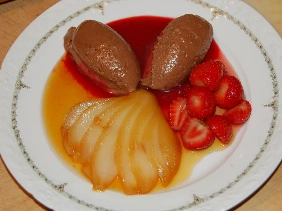 KARAMELL - BIRNE UND SCHOKOLADENMOUSSE AUF HIMBEERCOULIS - Rezept - Bild Nr. 7