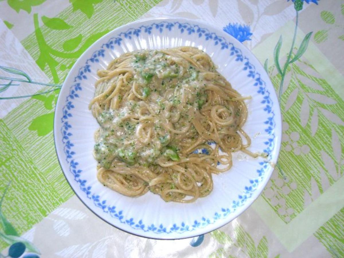 Spaghetti mit Gorgonzola-Broccoli-Soße - Rezept - Bild Nr. 2