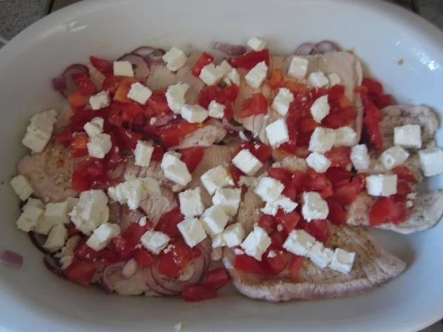 Rezept: Auflauf mit Putenschnitzel nach griechischer Art Bild Nr. 4 Auflauf mit Putenschnitzel nach griechischer Art - Rezept - Bild Nr. 4