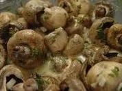 Gebratene Champignons mit knoblauchsoße - Rezept