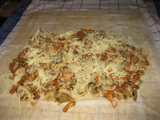 Lammkotelettes mit Pilzstrudel und Kräutersauce - Rezept - Bild Nr. 5