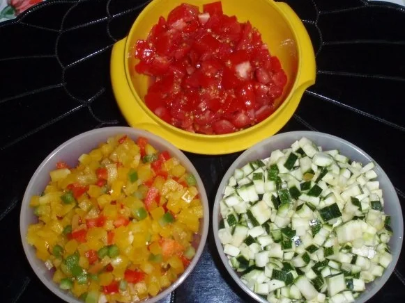 Rezept: Scharfe Putenstreifen mit Gemüse und Nudeln Bild Nr. 7 Scharfe Putenstreifen mit Gemüse und Nudeln - Rezept - Bild Nr. 7