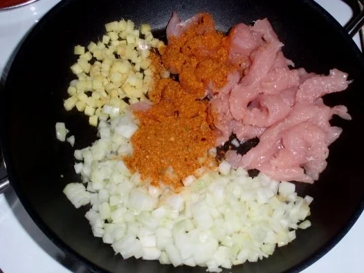 Rezept: Scharfe Putenstreifen mit Gemüse und Nudeln Bild Nr. 3 Scharfe Putenstreifen mit Gemüse und Nudeln - Rezept - Bild Nr. 3