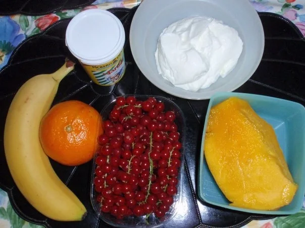 Mango-Bananenquark auf Fruchtspiegel - Rezept - Bild Nr. 2