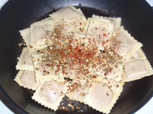 Rezept: Ravioli-Gemüse-Pfännchen Bild Nr. 3 Ravioli-Gemüse-Pfännchen - Rezept - Bild Nr. 3