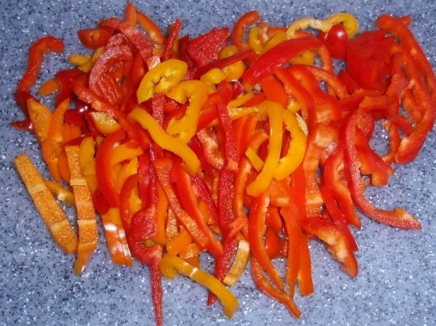 Filet-Paprikapfanne mit Zucchini-Reis - Rezept - Bild Nr. 3