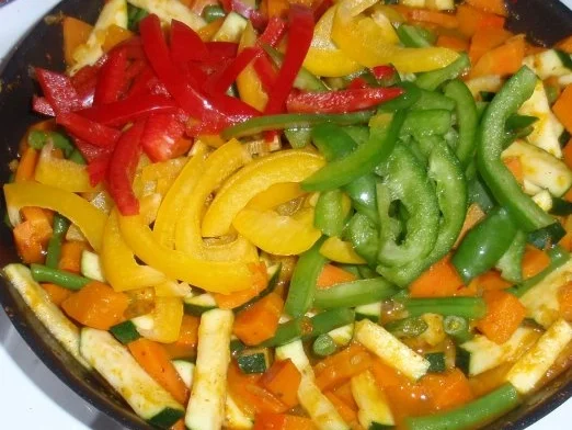 Rezept: Herbstgemüse mit Schinken-Zwiebel-Nudeln Bild Nr. 10 Herbstgemüse mit Schinken-Zwiebel-Nudeln - Rezept - Bild Nr. 10