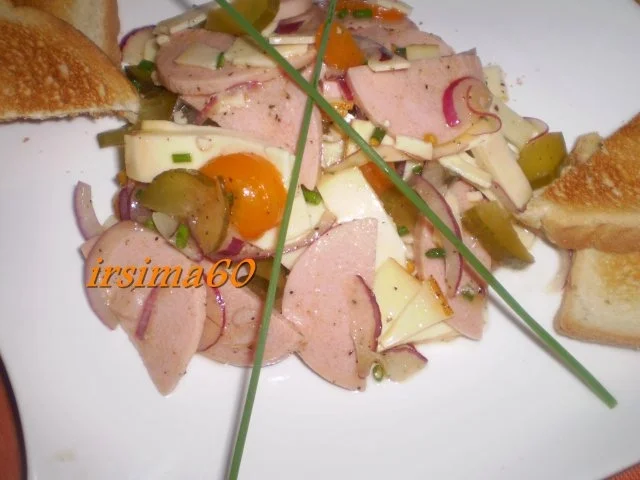 Rezept: Wurstsalat mit Käse Bild Nr. 2 Wurstsalat mit Käse - Rezept - Bild Nr. 2