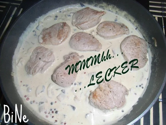 BiNe` S SCHWEINEMEDALLIONS IN PFEFFERRAHMSOSSE - Rezept - Bild Nr. 5