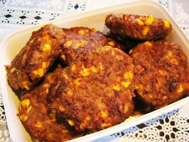 Rezept: Buletten mit Mais ... Bild Nr. 2 Buletten mit Mais ... - Rezept - Bild Nr. 2