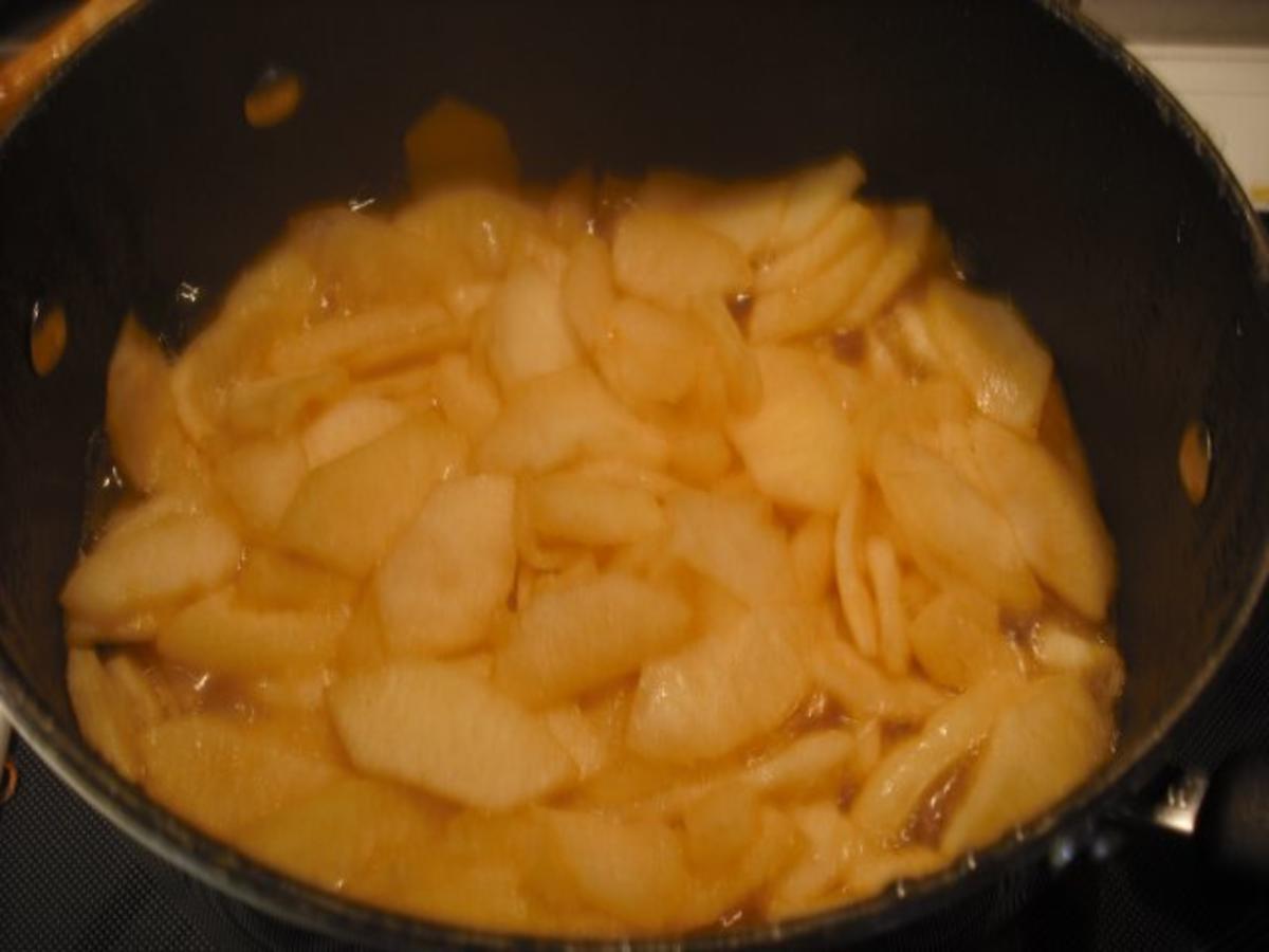 Apfel-Schmand-Kuchen mit Blätterteigdach - Rezept - Bild Nr. 2