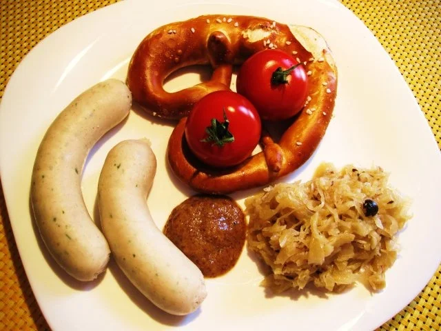 Rezept: "Weißwurst mit Brezn" zu Mittag ... Bild Nr. 2 "Weißwurst mit Brezn" zu Mittag ... - Rezept - Bild Nr. 2