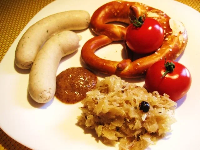Rezept: "Weißwurst mit Brezn" zu Mittag ... Bild Nr. 3 "Weißwurst mit Brezn" zu Mittag ... - Rezept - Bild Nr. 3