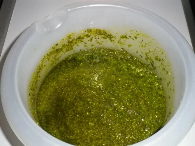 Pinienkern - Parmesan - Basilikum - Pesto - Rezept