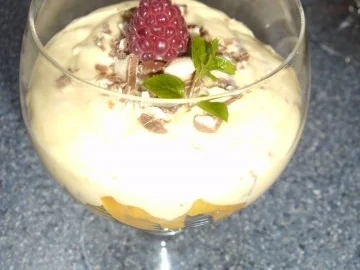 Rezept: Pfirsich-Eierlikördessert Pfirsich-Eierlikördessert - Rezept