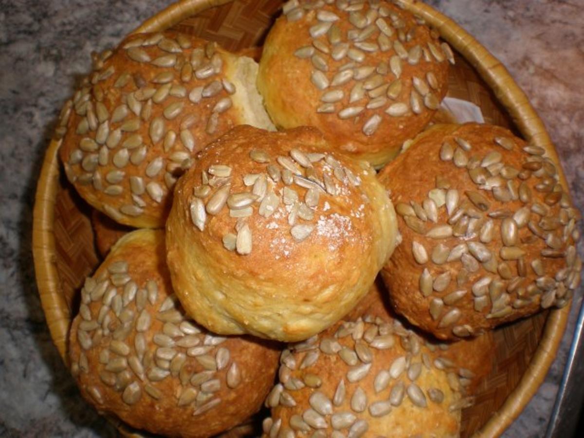 Sonnenblumen-Brötchen - Rezept mit Bild - kochbar.de