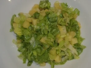 Rezept: Kartoffel-Endivien-Salat mit Fischfilet und Senfsauce Kartoffel-Endivien-Salat mit Fischfilet und Senfsauce - Rezept