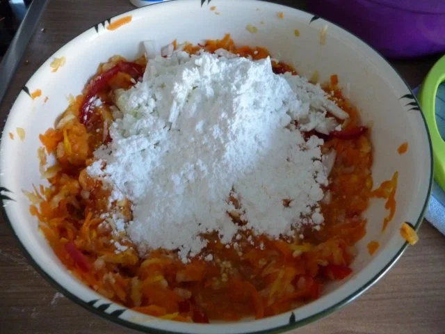 Gemüsepuffer mit Gurken-Quark-Joghurt-Dip - Rezept - Bild Nr. 4