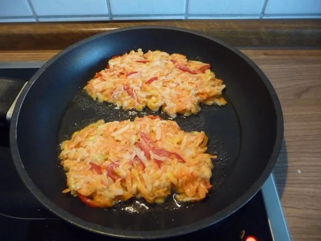 Gemüsepuffer mit Gurken-Quark-Joghurt-Dip - Rezept - Bild Nr. 6