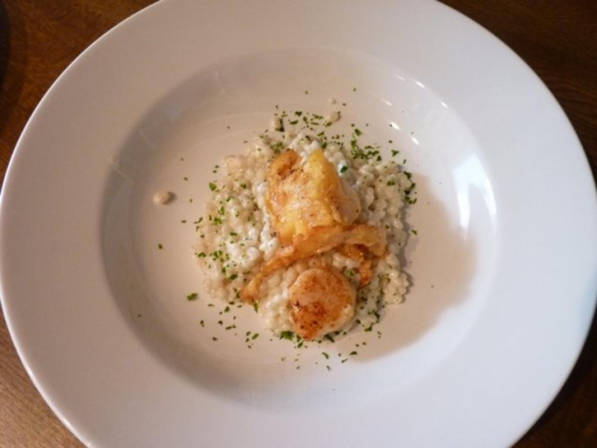 Jakobsmuscheln à la Milanese auf Limetten-Graupen-Risotto - Rezept - Bild Nr. 2