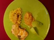 Lachssteaks mit Mango-Salsa, gelbem Reis und tropischem Salat (Allegra Curtis) - Rezept