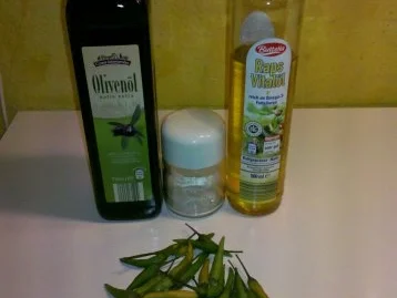 Rezept: Gewürze: Eingelegte Chillies Bild Nr. 2 Gewürze: Eingelegte Chillies - Rezept - Bild Nr. 2