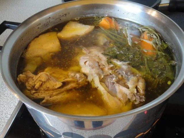 Rezept: kräftige Hühner Suppe Bild Nr. 5 kräftige Hühner Suppe - Rezept - Bild Nr. 5