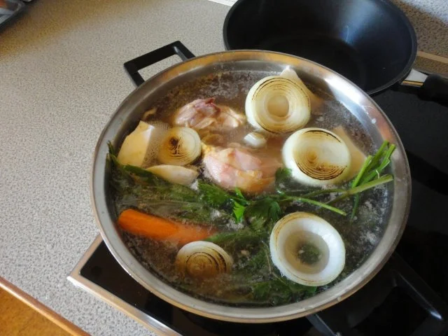 Rezept: kräftige Hühner Suppe Bild Nr. 4 kräftige Hühner Suppe - Rezept - Bild Nr. 4