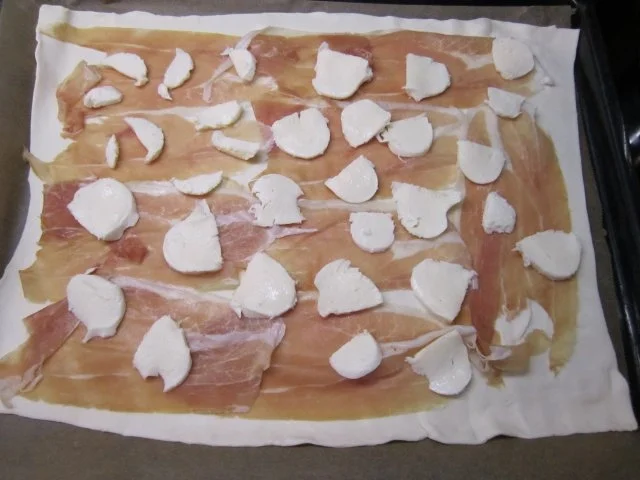 Prosciutto-Rucola-Mozzarella-Strudel - Rezept - Bild Nr. 2