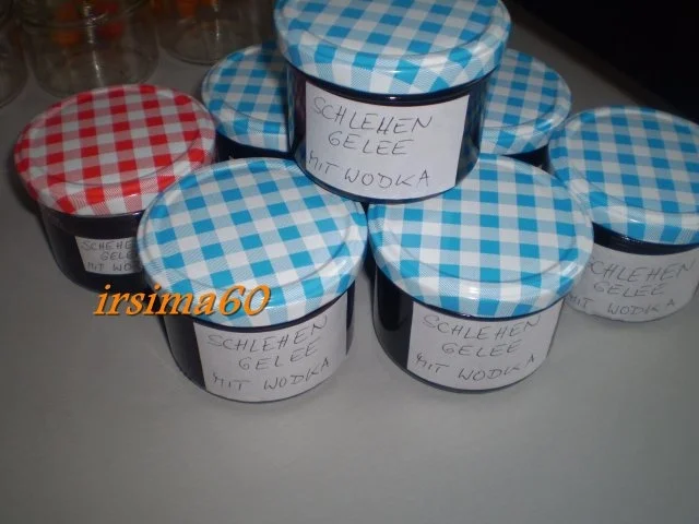 Schlehengelee mit Wodka - Rezept