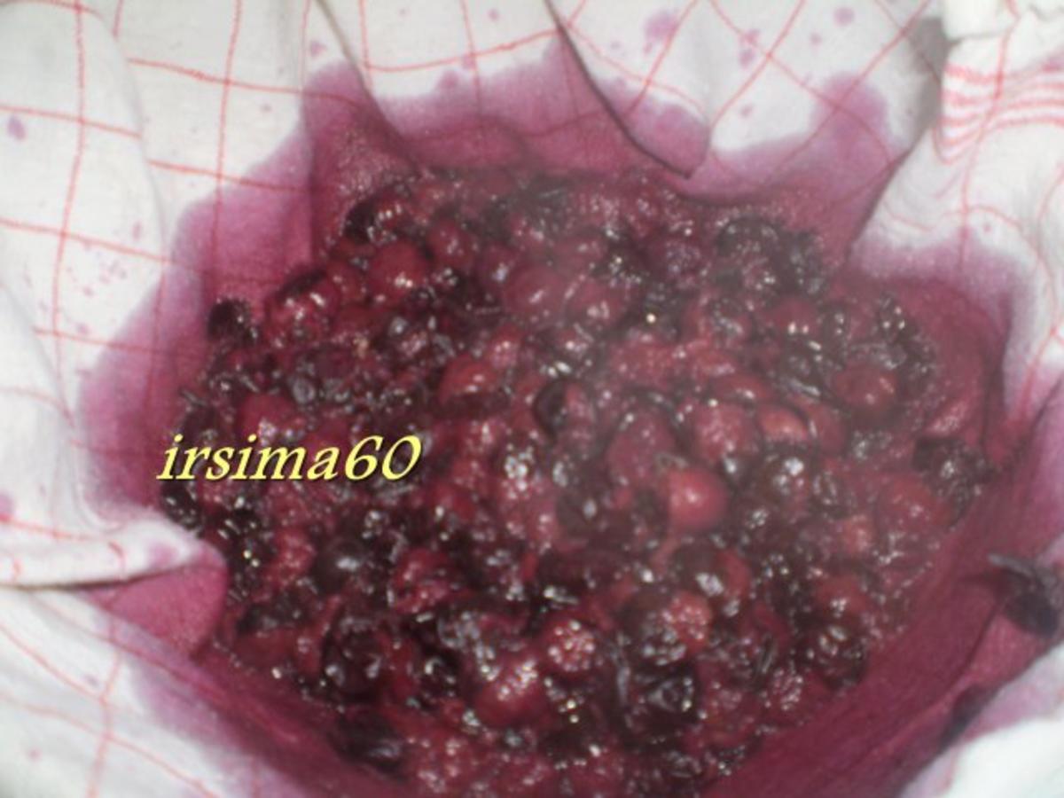 Schlehengelee mit Wodka - einfach - 230 kcal/100g Schlehengelee mit Wodka - einfach - 230 kcal/100g