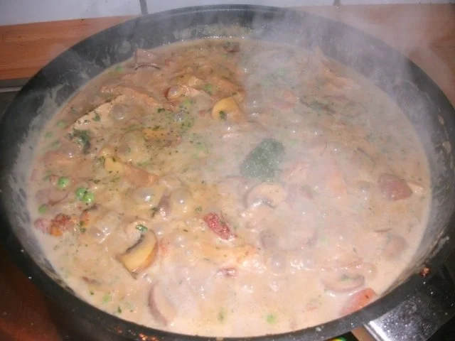 BANDNUDELN  IN  WALDPILZRAHMSOSSE - Rezept