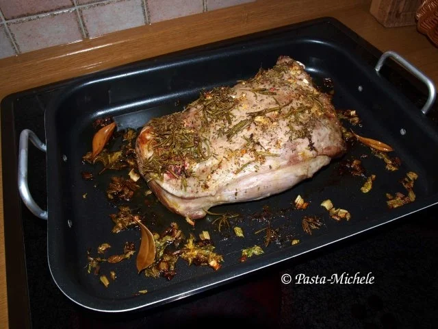 Lammkeule nach römischer Art mit Rosmarin - Rezept