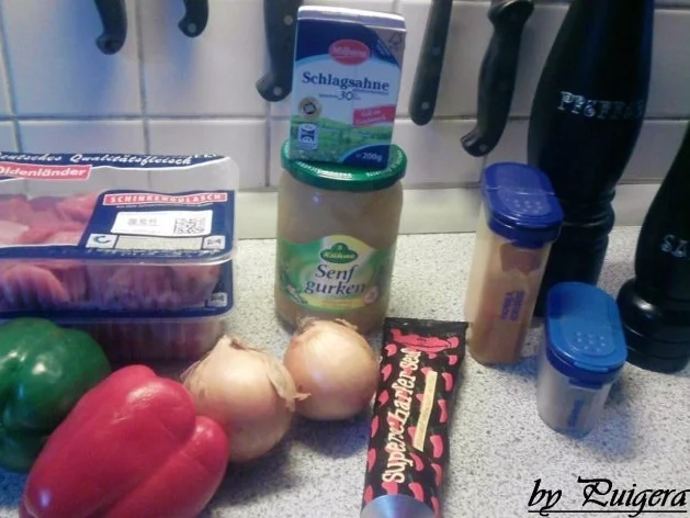 Senfgurke versteckt in Schinkengulasch - Rezept - Bild Nr. 2