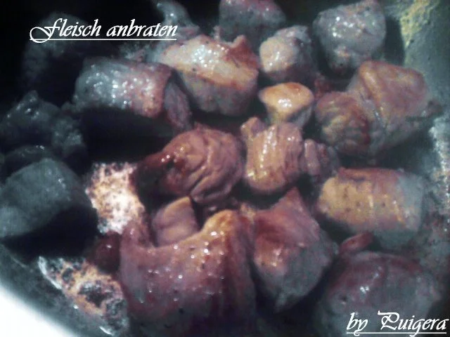 Senfgurke versteckt in Schinkengulasch - Rezept - Bild Nr. 3