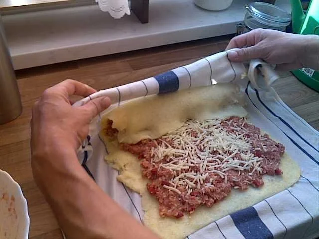 Rezept: Hackfleisch in Kloßteig Bild Nr. 6 Hackfleisch in Kloßteig - Rezept - Bild Nr. 6