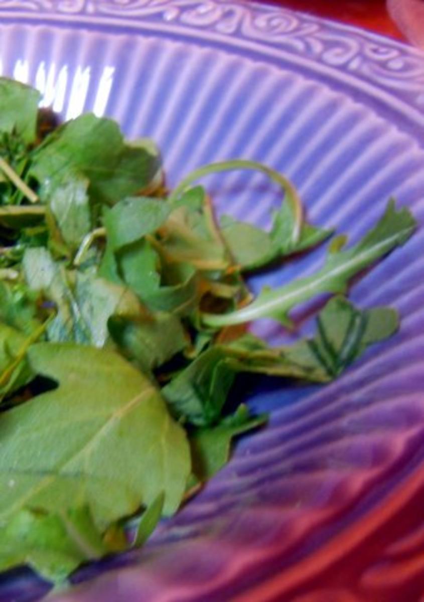 Feta im Haselnussmantel, dazu Salat mit frischen Feigen und Creme-de-Cassis-Dressing - Rezept - Bild Nr. 4