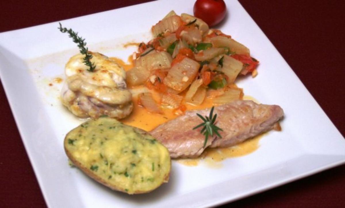 Variation vom Fisch an Fenchel-Tomaten-Gemüse an Weißweinsoße mit Mamas ...