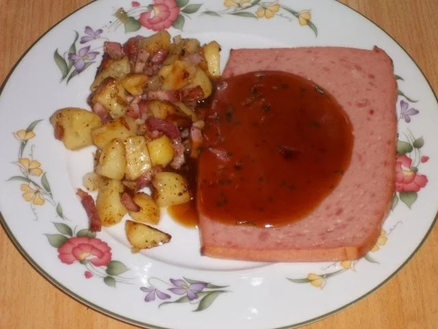 Rezept: Bratkartoffeln mit Leberkäse und Bratensoße Bratkartoffeln mit Leberkäse und Bratensoße - Rezept