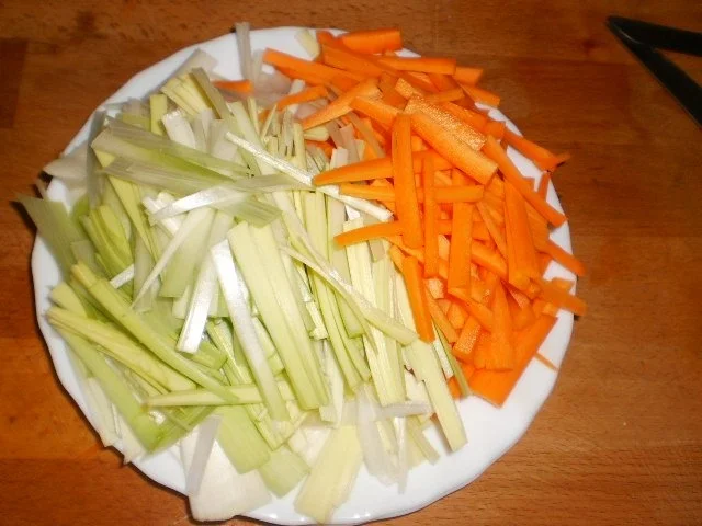 Rezept: Tiroler Knödelsuppe Bild Nr. 6 Tiroler Knödelsuppe - Rezept - Bild Nr. 6