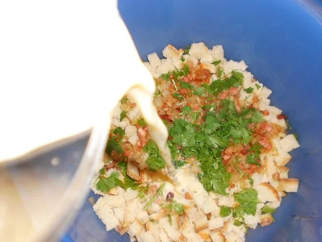 Rezept: Tiroler Knödelsuppe Bild Nr. 12 Tiroler Knödelsuppe - Rezept - Bild Nr. 12