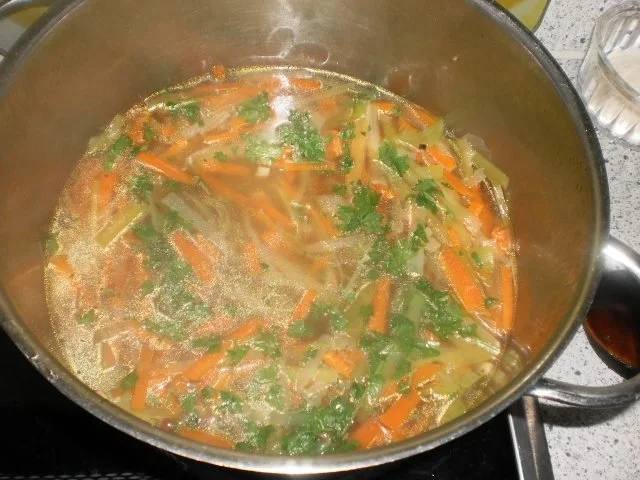 Rezept: Tiroler Knödelsuppe Bild Nr. 17 Tiroler Knödelsuppe - Rezept - Bild Nr. 17