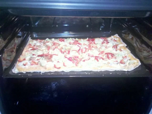 Rezept: Flammkuchen: Lauch-Thunfisch-Flammkuchen Bild Nr. 7 Flammkuchen: Lauch-Thunfisch-Flammkuchen - Rezept - Bild Nr. 7