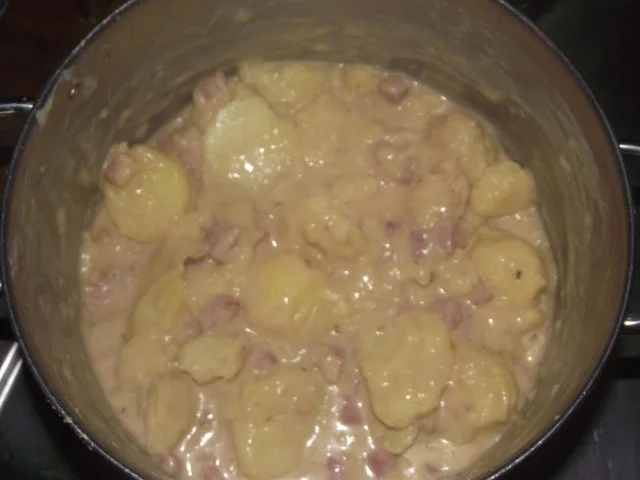 Rezept: Regionale Küche / Beilagen: W K W - Warmer Kartoffelsalat Waldecker Art Bild Nr. 7 Regionale Küche / Beilagen: W K W - Warmer Kartoffelsalat Waldecker Art - Rezept - Bild Nr. 7