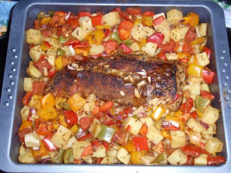 Filet mit bunten Gemüse aus dem Ofen - einfach - 102 kcal/100g Filet mit bunten Gemüse aus dem Ofen - einfach - 102 kcal/100g