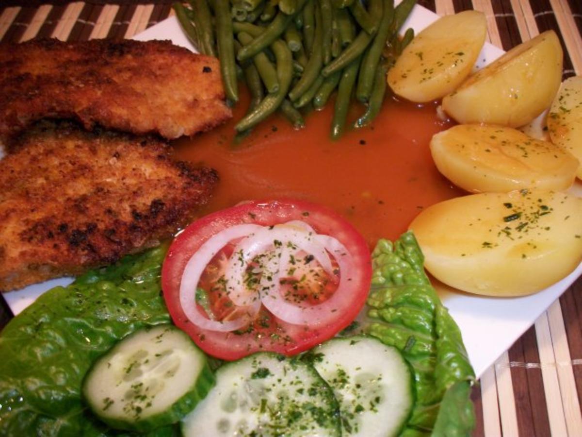 Bilder für Putenschnitzel in Knuspriger Kartoffelchips Panade mit Prinzessbohnen, Salzkartoffeln, - Rezept