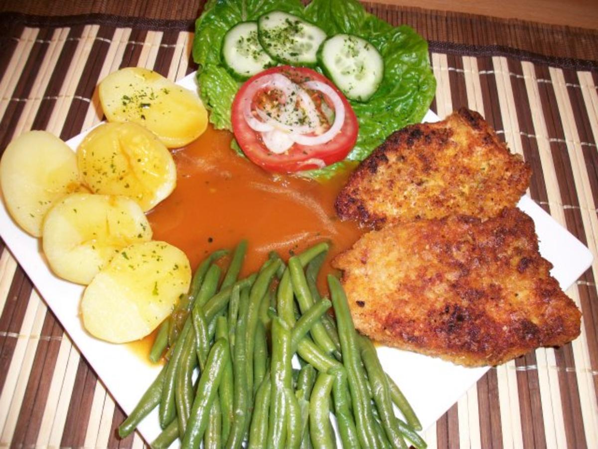 Putenschnitzel in Knuspriger Kartoffelchips Panade mit Prinzessbohnen, Salzkartoffeln, - Rezept - Bild Nr. 5