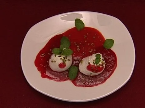 Zitronen-Joghurtspeise mit Fruchtmousse (Winfried Glatzeder) - Rezept