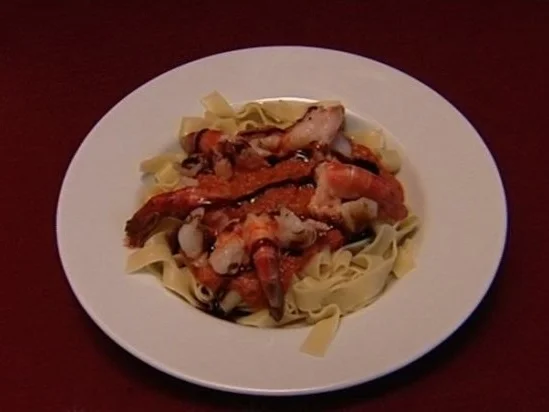Fettucini mit Tomatensoße und Scampi (Thomas Born) - Rezept